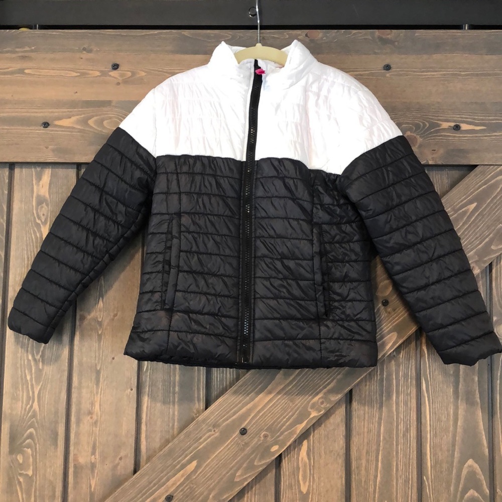 EUC Girls Cat & Jack Puffer Jacket 5T Black White